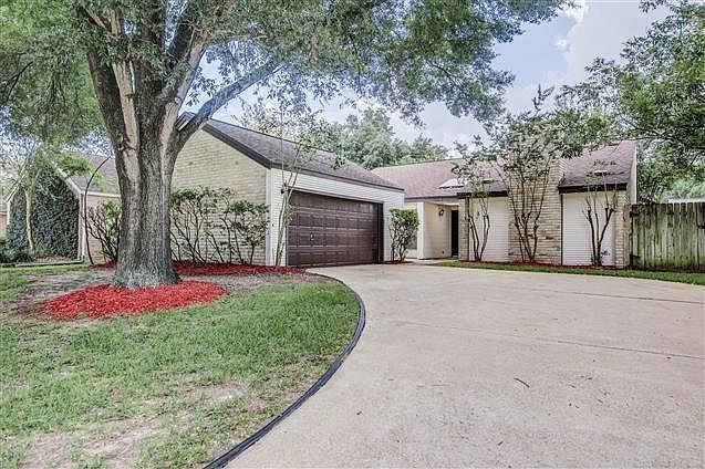 1st image of 15823 Herongate Dr