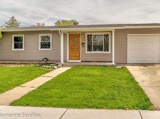 403 Kenyon Ave, Romeoville, IL 60446