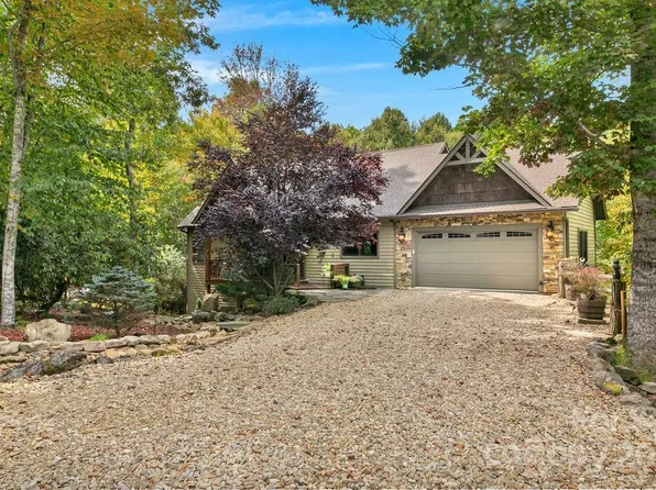 111 Isuhdavga Ct, Brevard, NC 28712