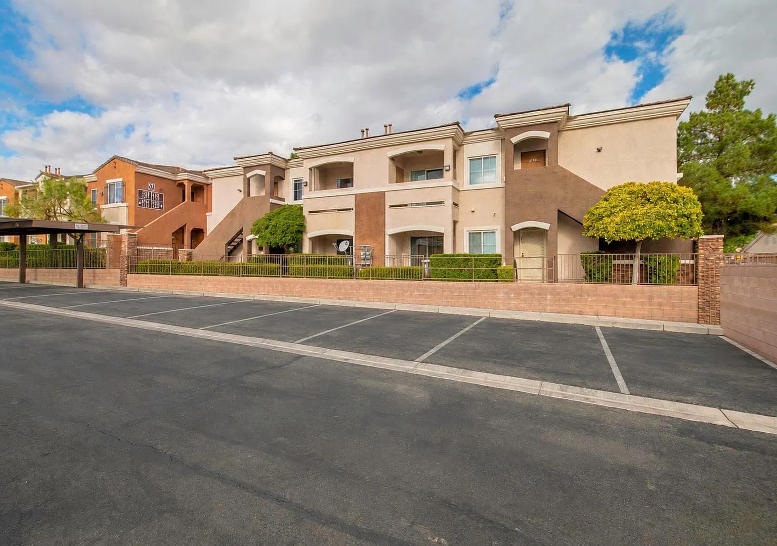 Move-In Ready 3-Bedroom Upper-Level Condo In Fantastic Gated Community! — Photo 2