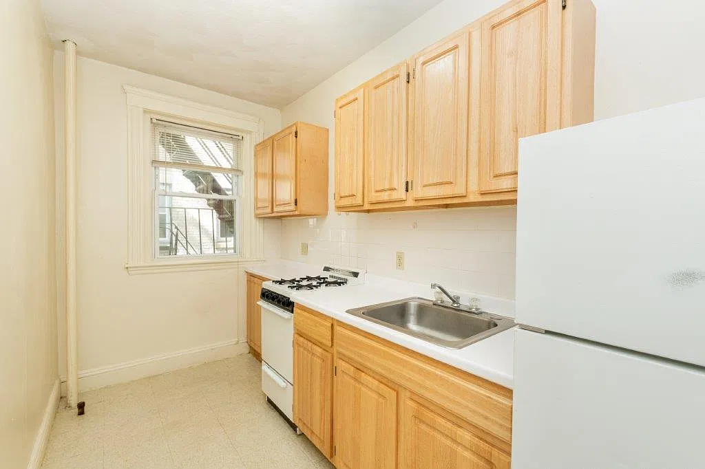 Studio, 1.0 bath, 334 sqft, $2,200 — Photo 2