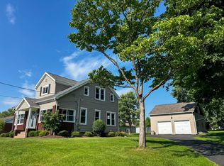 898 Mercer Rd, Beaver Falls, PA 15010