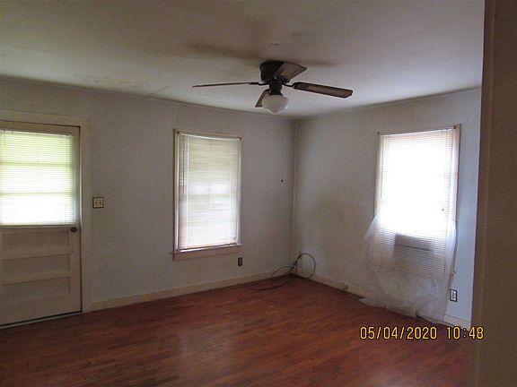 5th image of 140 Longfellow Ave