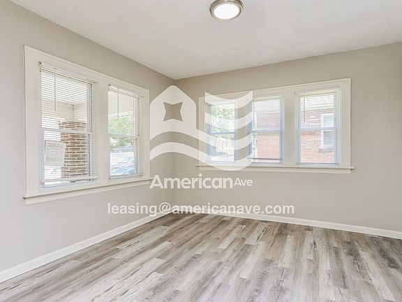 619492_003_living_room_12801203.jpg