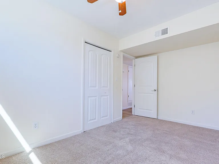 520 S 3rd St — Photo 9
