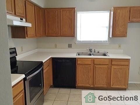 3rd image of 4029 Staghorn Cir N