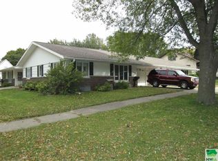 401 7th St, Sheldon, IA 51201