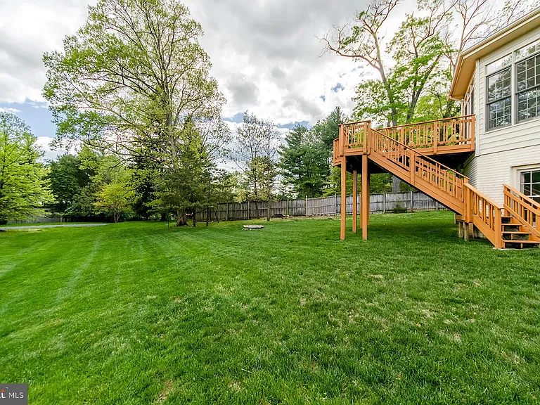 9005 Edgepark Rd — Photo 37