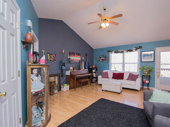 4th image of 83 Brandy Ln