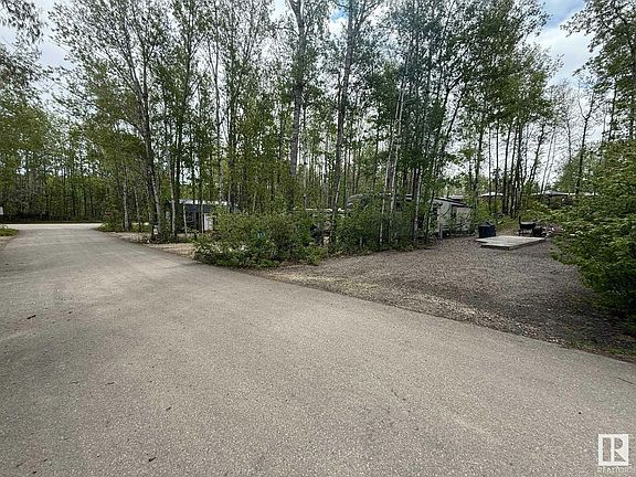 3rd image of 445 Range Road 60 #53509