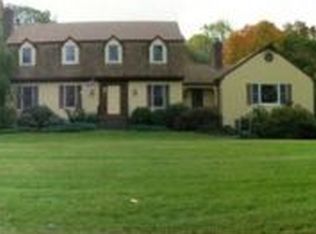 30 E Farm Ln, Ridgefield, CT 06877