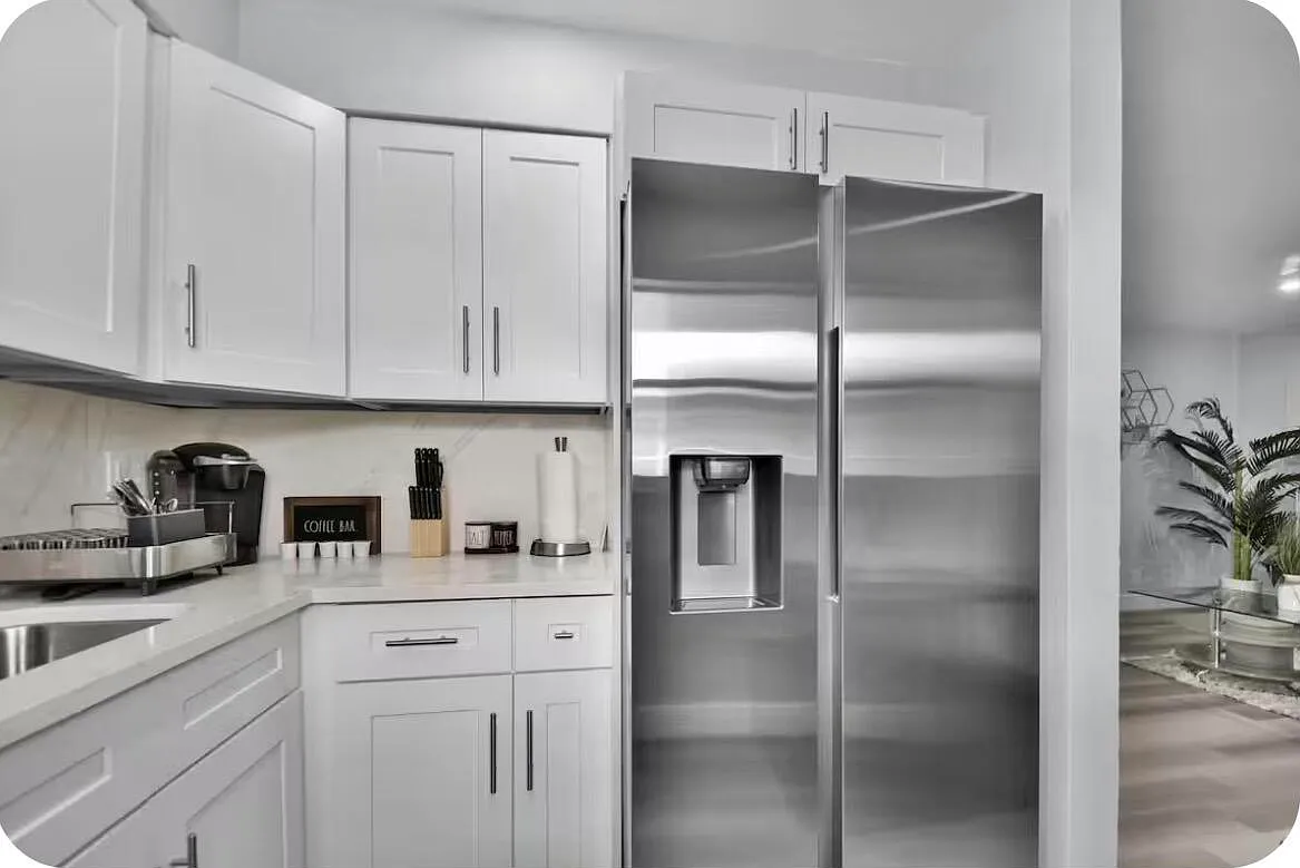 2 bed, 1.0 bath, 3047 sqft, $2,000 — Photo 1