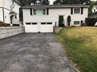 12 Orenda Dr, Rochester, NY 14622