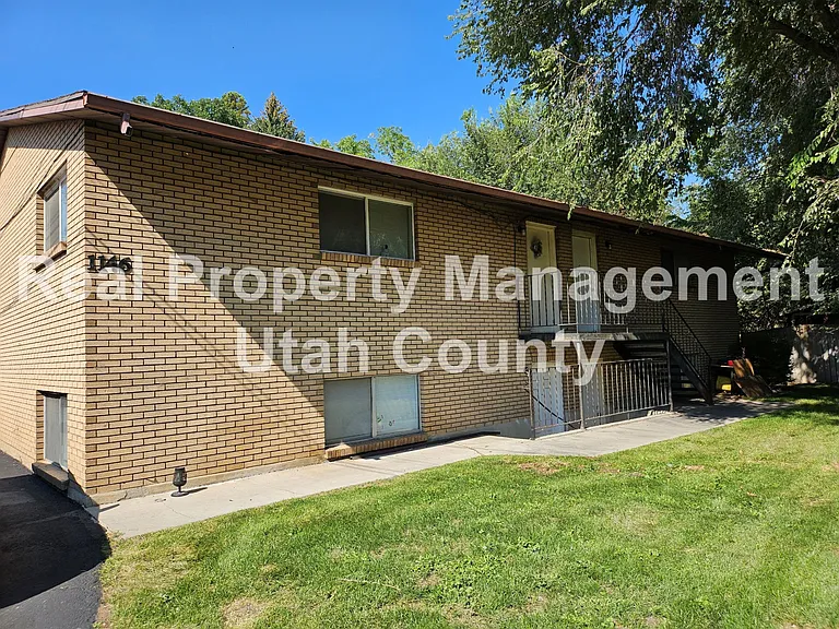 1146 W 100 N — Photo 4