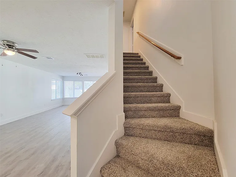 10030 Farrell Dr — Photo 16
