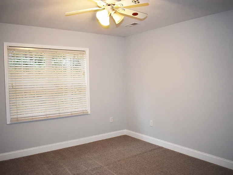 101 Wayne Dr — Photo 11