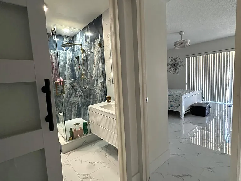 4557 Luxemburg Ct — Photo 13