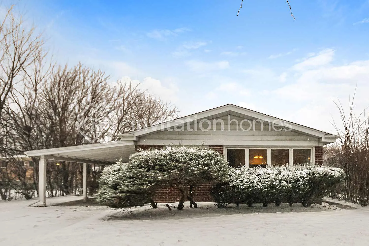 3643 Greenwood St photo 1