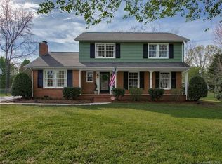 6901 Heatherford Dr, Charlotte, NC 28226