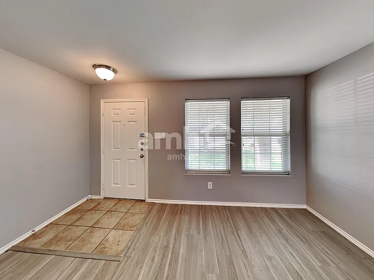 2203 Shady Birch Dr — Photo 6