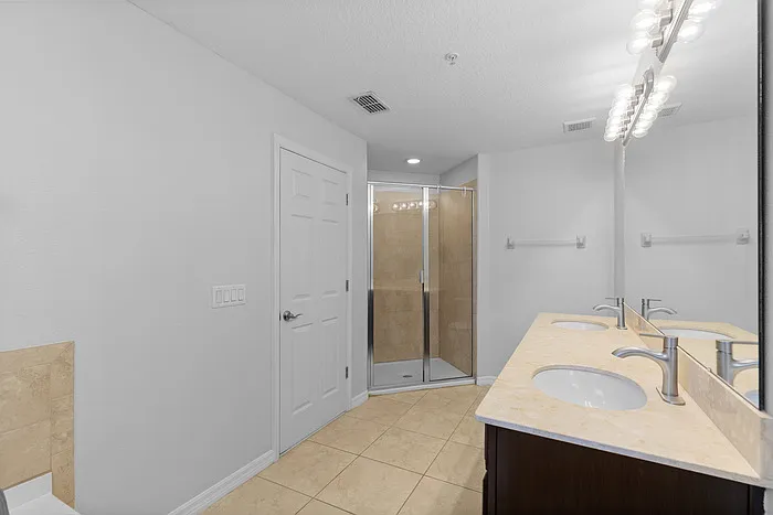 9496 Strongbark Ln — Photo 15