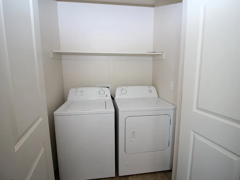 537 W 1420 N #101 — Photo 8