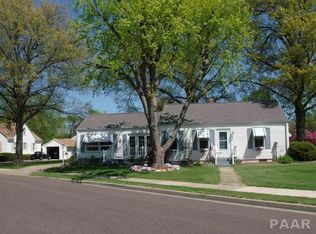 1600 Crescent Dr, Pekin, IL 61554