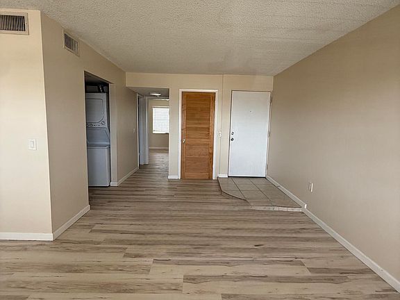 5th image of 837 Hickory St #4