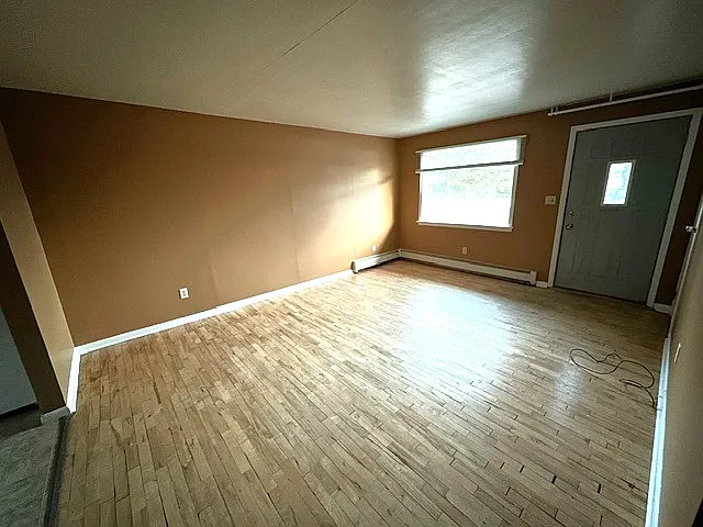 2 bed, $1,000 — Photo 3