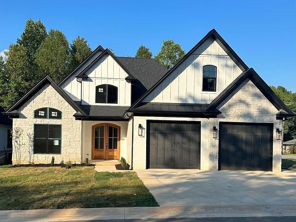 1st image of 130 Bentley Grove Way