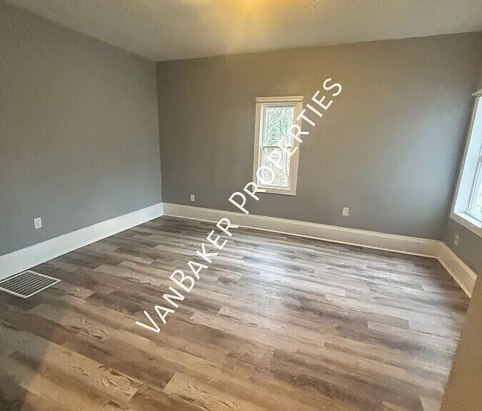 95 S Maple St #1 — Photo 4
