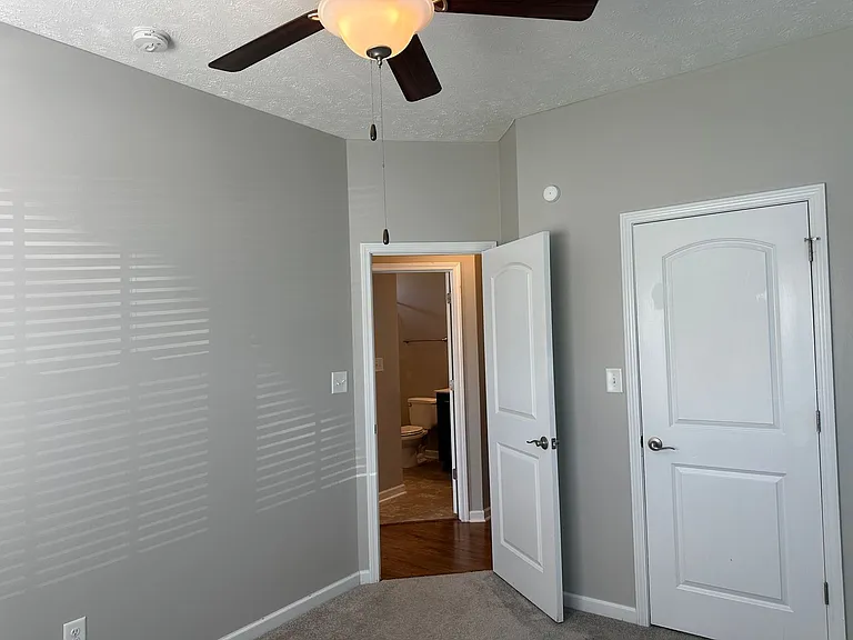 498 New Castle — Photo 21