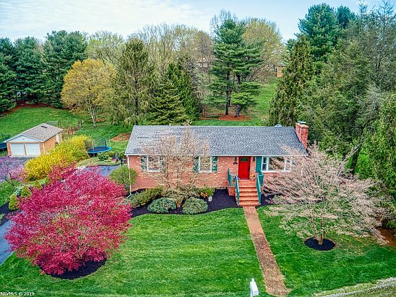 2nd image of 1302 Greendale Dr