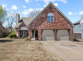 3704 S Dogwood Ave, Broken Arrow, OK 74011