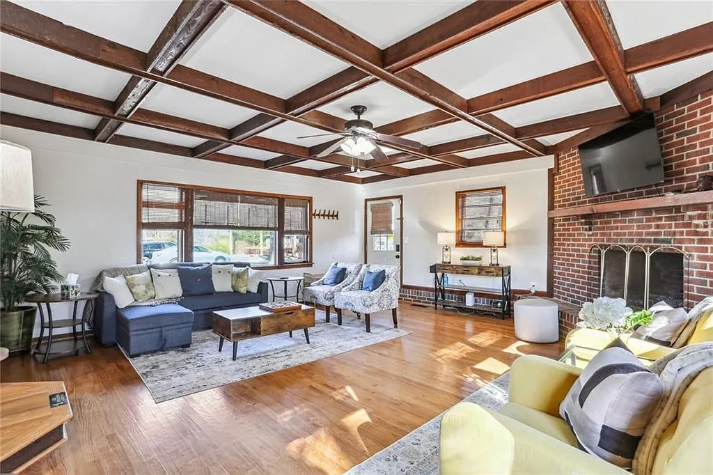 4 bed, 2.0 bath, 1857 sqft, $5,800 — Photo 1