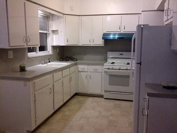 2nd image of 128 Bay 47th St #2