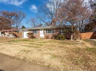 19 Hammes Dr, Florissant, MO 63031