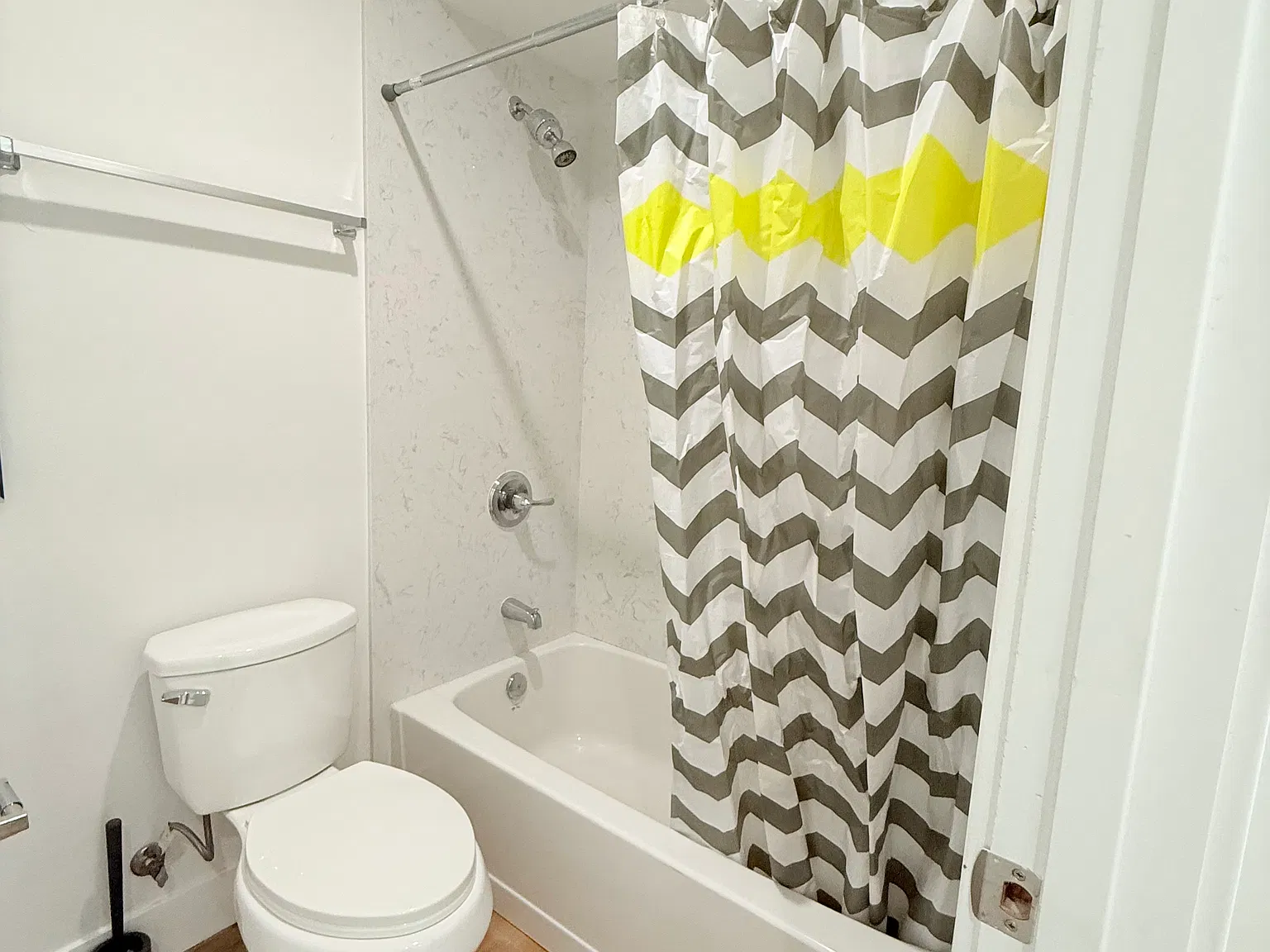 1 bed, 130 sqft, $5,200 — Photo 4