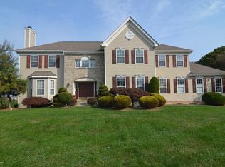 48 Suydam Rd, Somerset, NJ 08873
