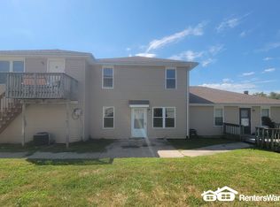 11008 NW Crooked Rd APT B, Parkville, MO 64152