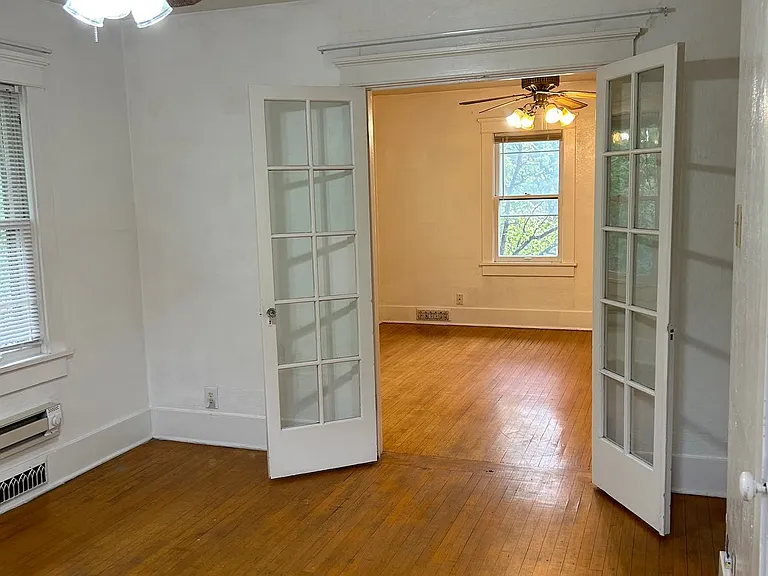 Apartments available in a highly desirable University District location! — Photo 10