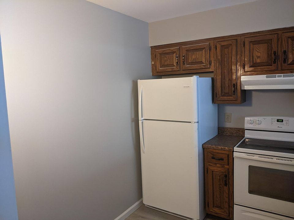 2nd image of 55 Mill Plain Rd Unit 32-18