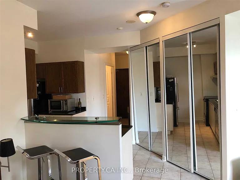 438 Richmond St W #308 — Photo 4