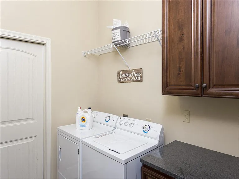 Village at Aspen Place — Photo 28