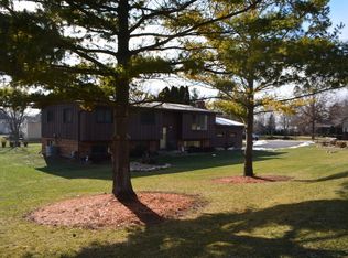 6320 Crescent Dr, Huntley, IL 60142