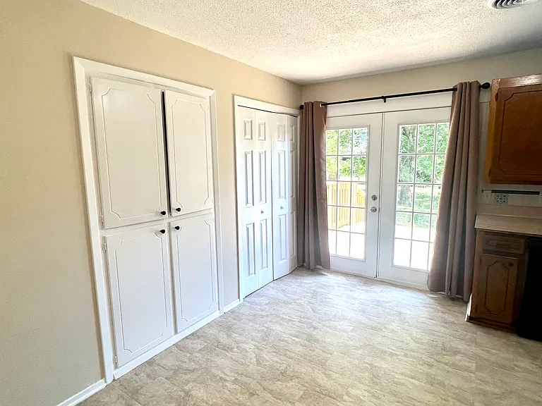 1817 W Wyandotte Ave — Photo 5