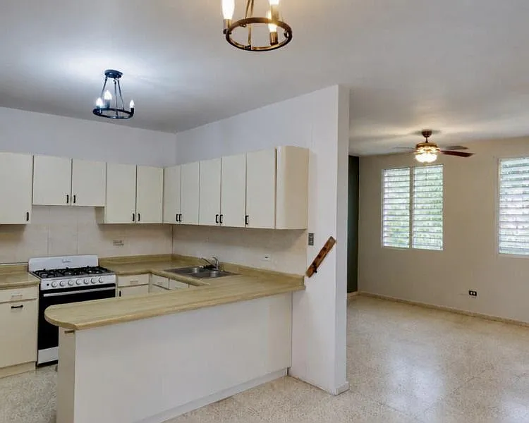 3 bed, 2.0 bath, $1,100 — Photo 3