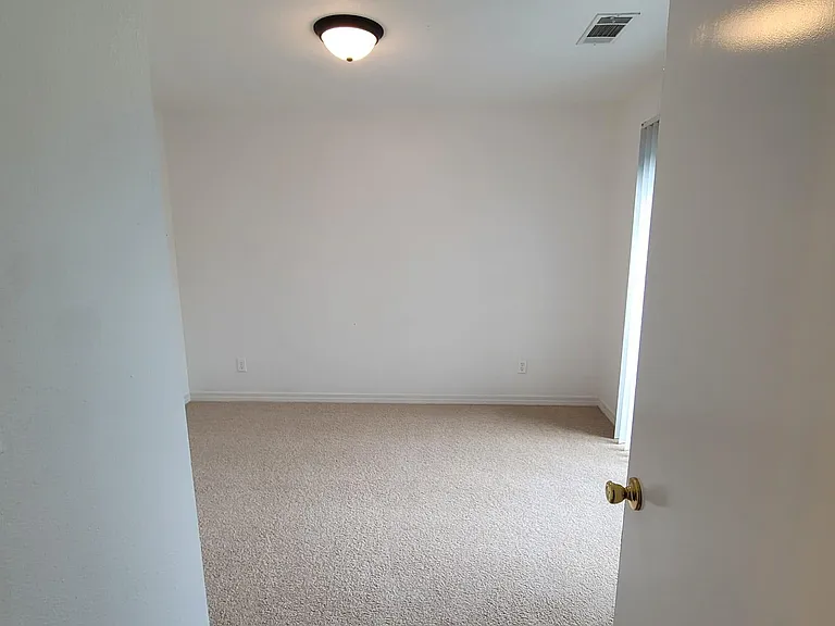 2301 W Michigan Ave — Photo 11