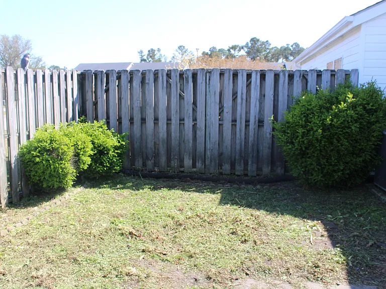 220 John Ct — Photo 18
