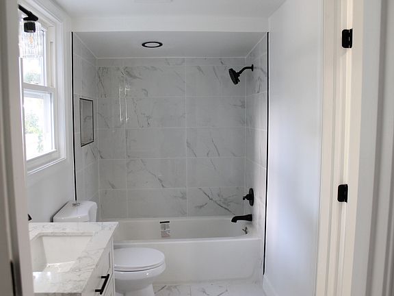 5th image of 110 W Broad St #1